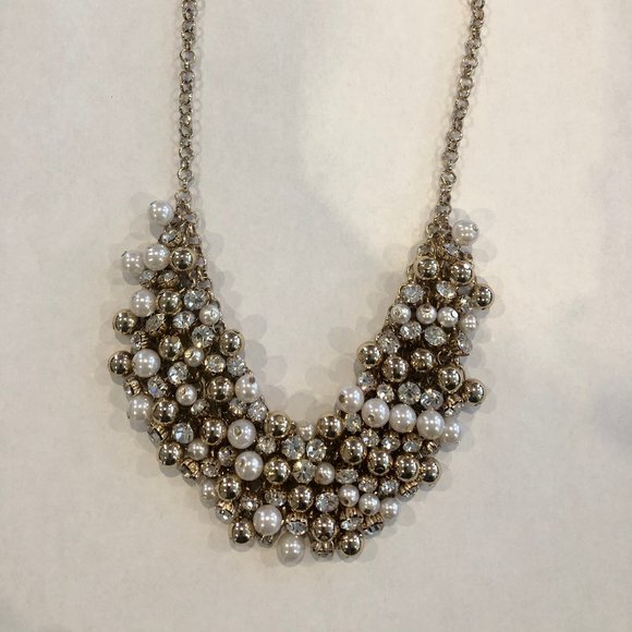 NWOT Faux Pearl and Faux Gold Necklace - Picture 1 of 2
